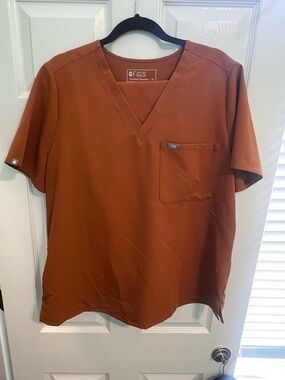 Women’s FIGS scrubs Atlantic Fall worn